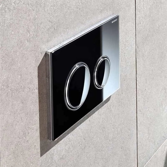 Geberit Sigma50 Round Dual Flush Plate Chrome & Black | 115.884.SJ.1